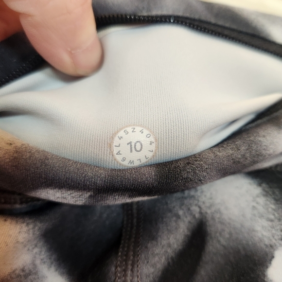 Lululemon Speed Up Crop Black Grey White Size 10 - Picture 10 of 16